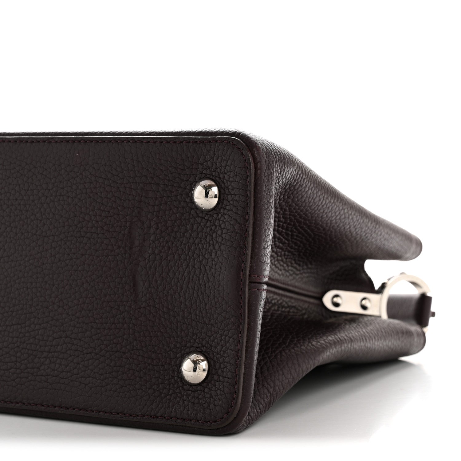 Louis Vuitton Taurillon Capucines MM Quetsche