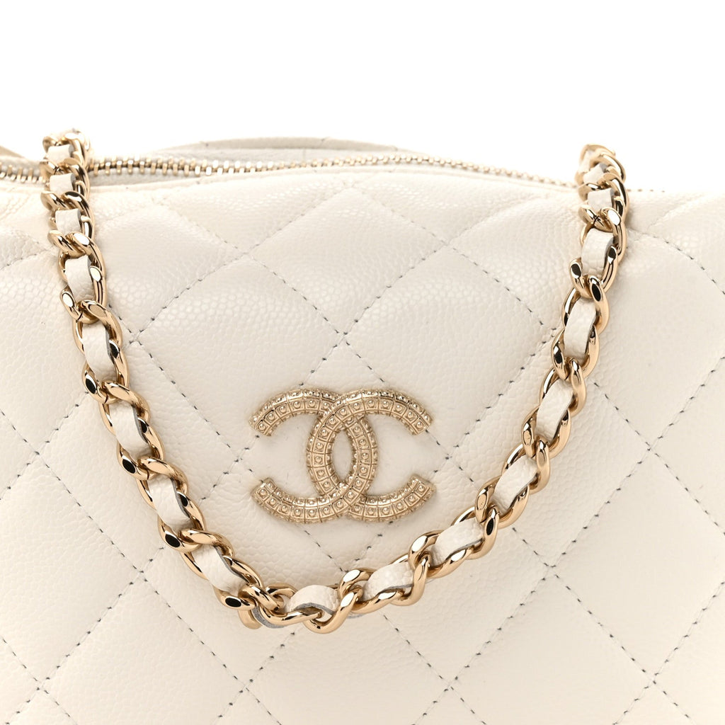 Chanel Caviar Quilted Hobo Clutch With Chain White