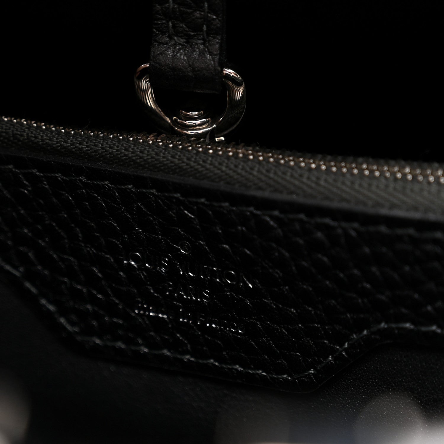 Louis Vuitton Taurillon Capucines MM Platino