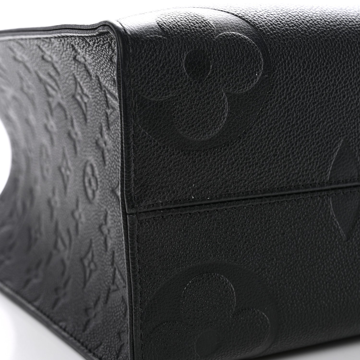 Louis Vuitton Empreinte Monogram Giant Onthego MM Black