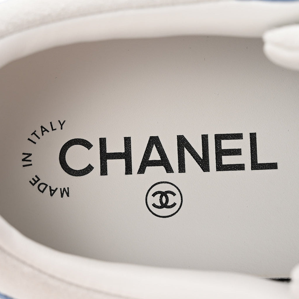 Chanel Suede Kidskin Womens CC Sneakers 39 White Blue