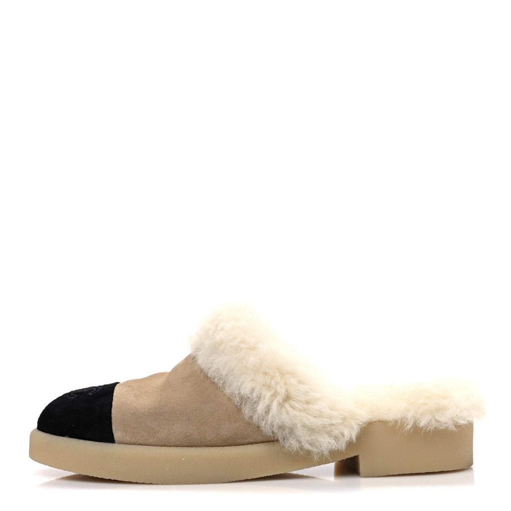 Chanel Suede Shearling CC Cap Toe Mules 41 Beige Black