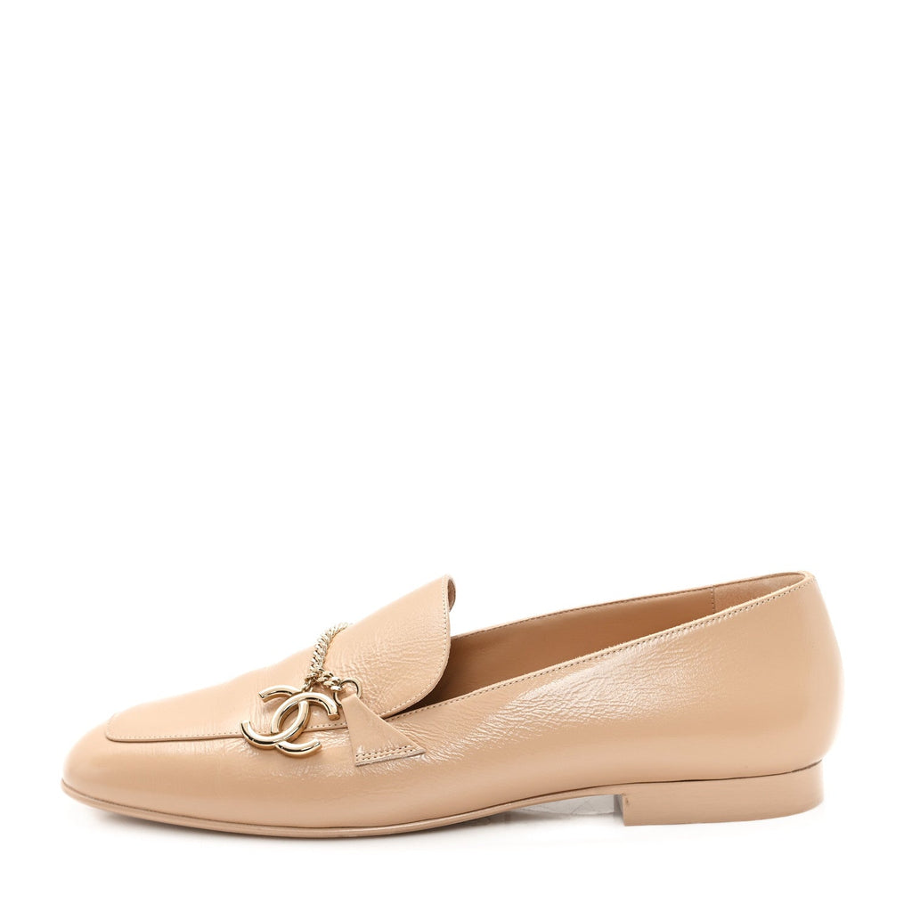 Crinkled Calfskin Chain CC Mocassin Loafers  39 Beige