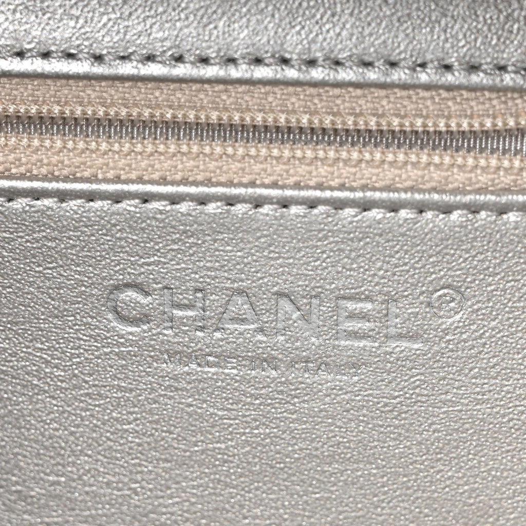 Chanel Metallic Caviar Quilted Large CC Filigree Vanity Case Silver