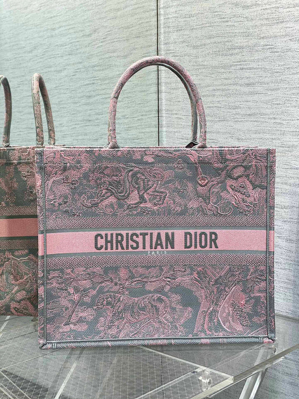 Dior Bags - 689
