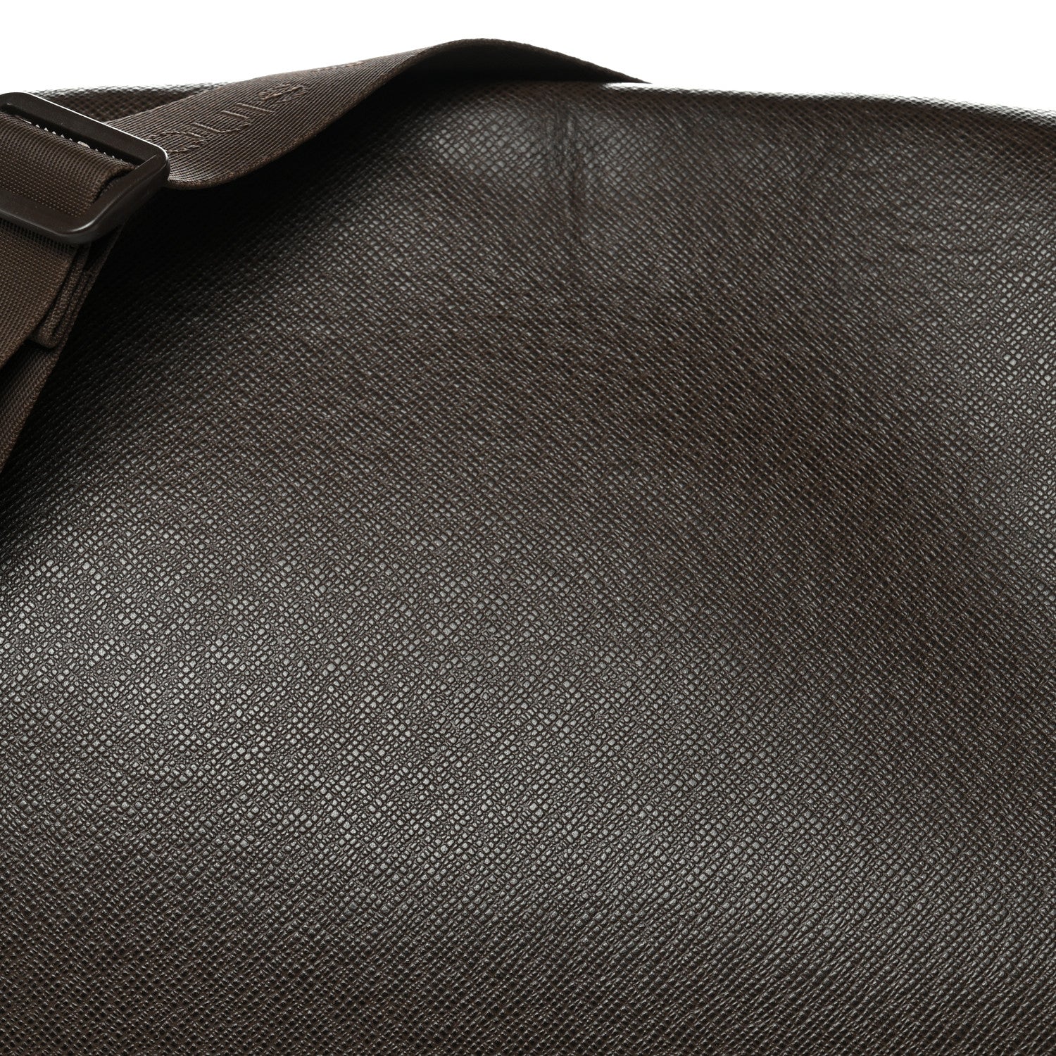 Louis Vuitton Taiga Andrei Messenger Bag Grizzli