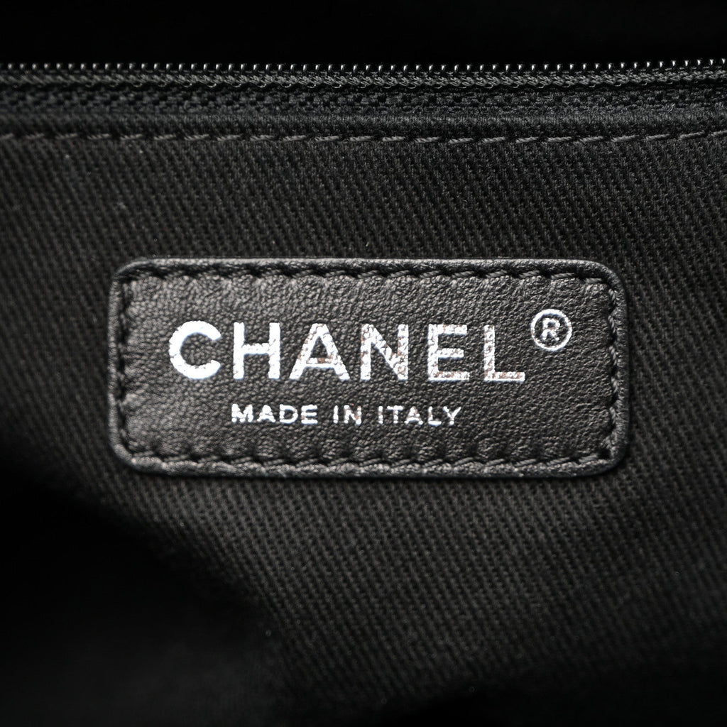 Chanel Caviar Quilted Medium CC Bucket Bag Black
