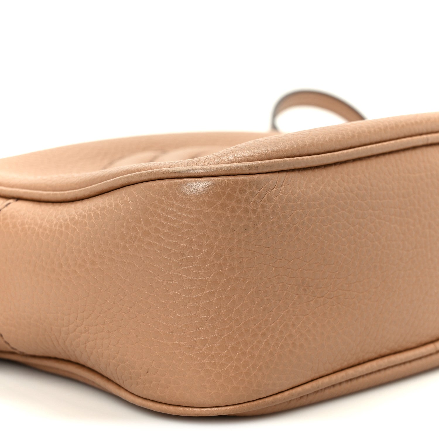 Gucci Pebbled Calfskin Small Soho Disco Bag Rose Beige