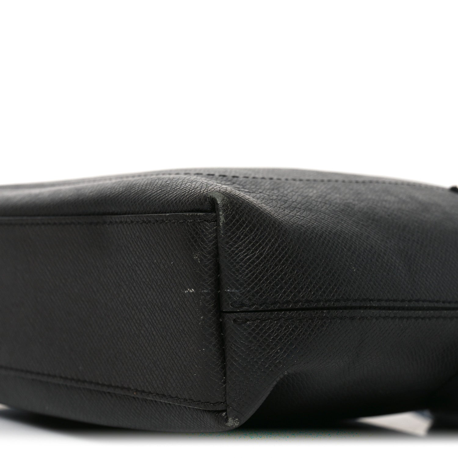 Louis Vuitton Taiga Grigori MM Messenger Ardoise