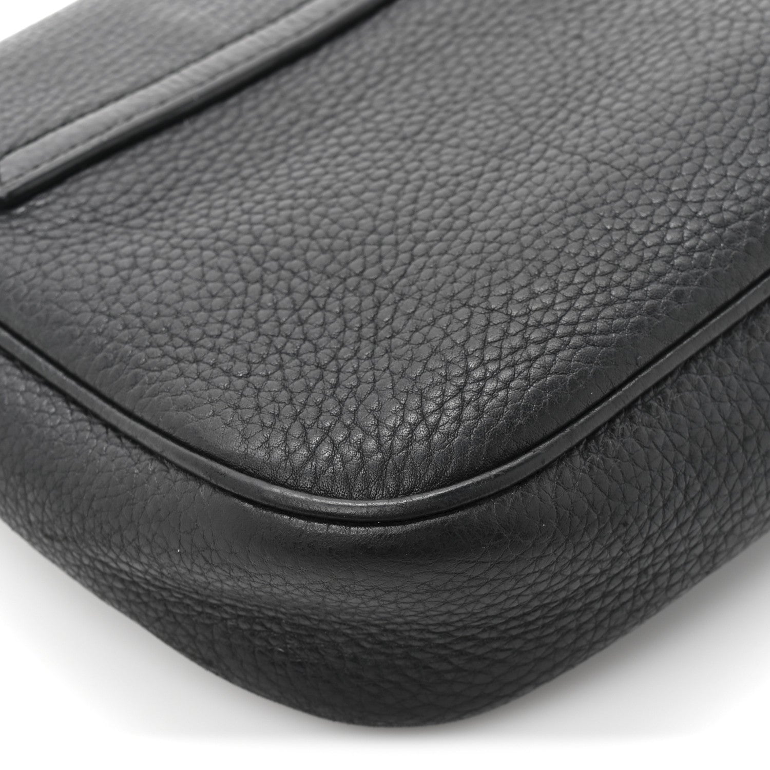 Gucci Pebbled Calfskin Medium Soho Flap Crossbody Black