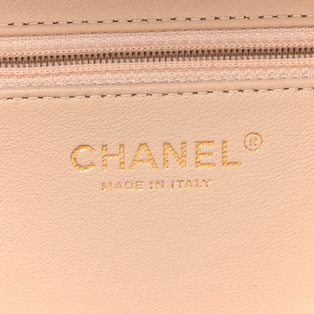 Chanel Caviar Quilted Large CC Filigree Vanity Case White