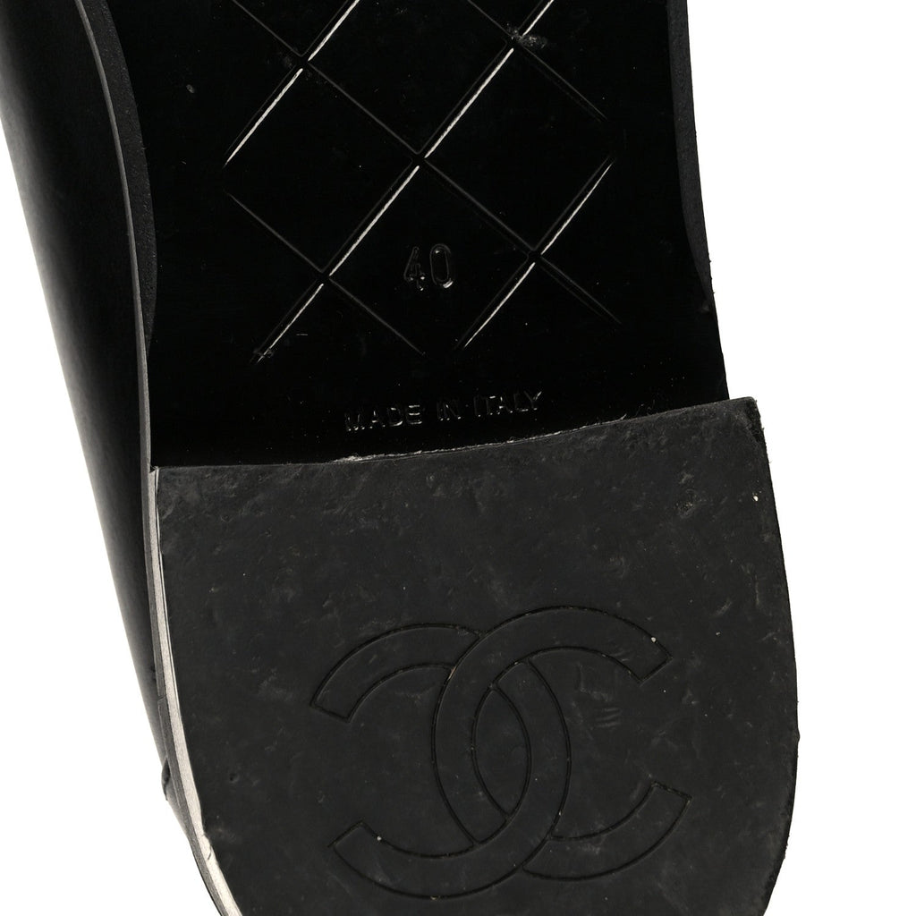 Calfskin CC Turnlock Moccasins 40 Black