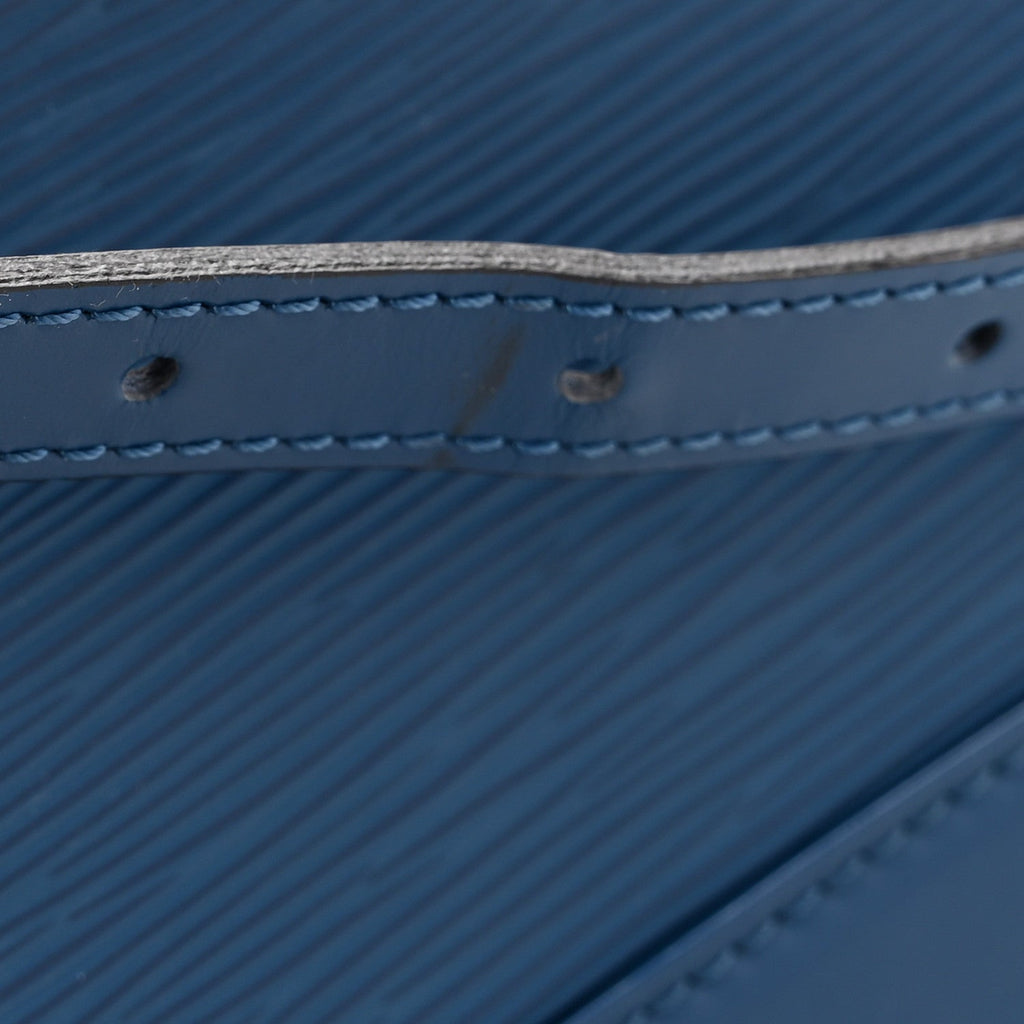 Louis Vuitton Epi Alma MM Toledo