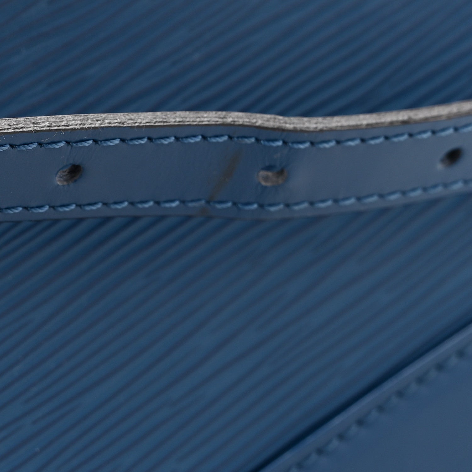 Louis Vuitton Epi Alma MM Toledo