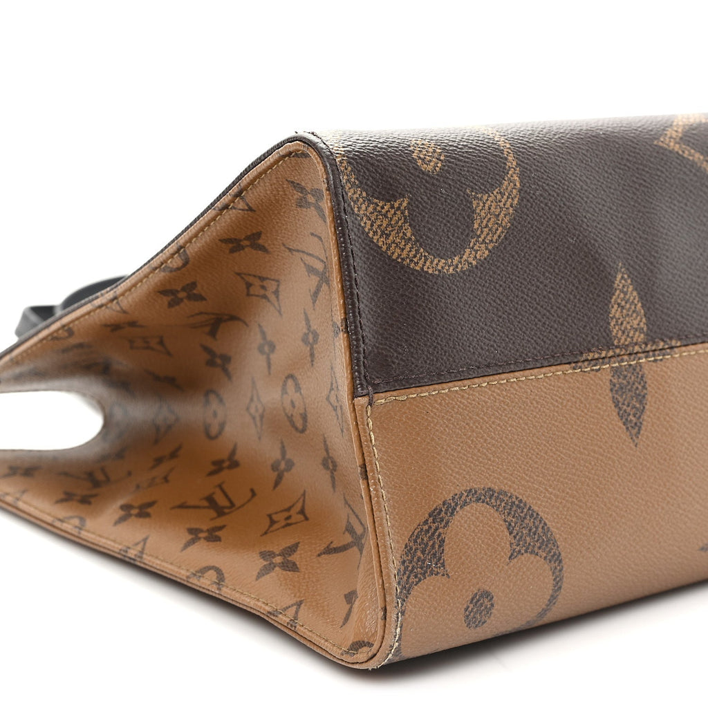 Louis Vuitton Reverse Monogram Giant Onthego MM