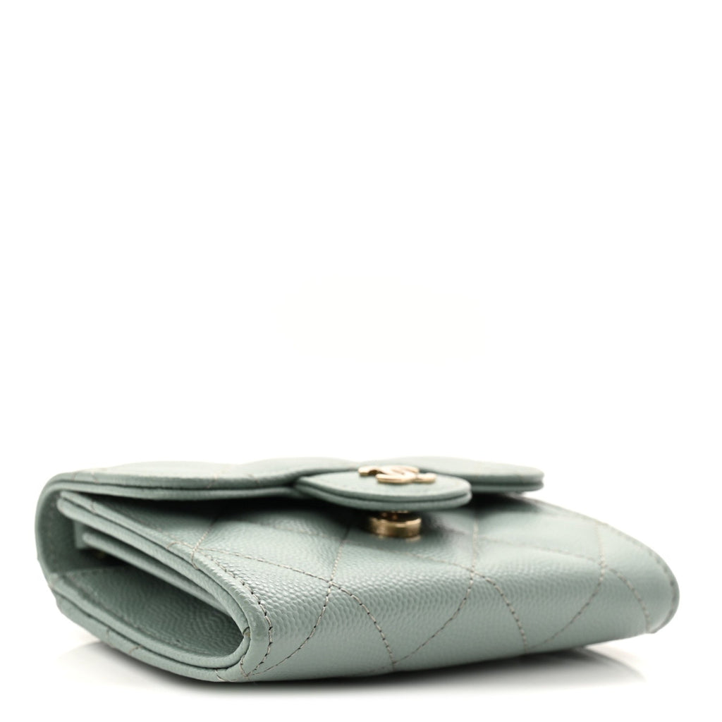 Caviar Quilted Flap Card Holder On Chain Light Green