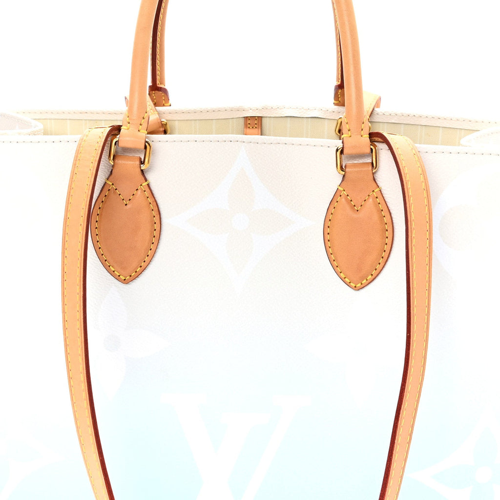 Louis Vuitton Monogram Giant By The Pool Onthego GM Blue