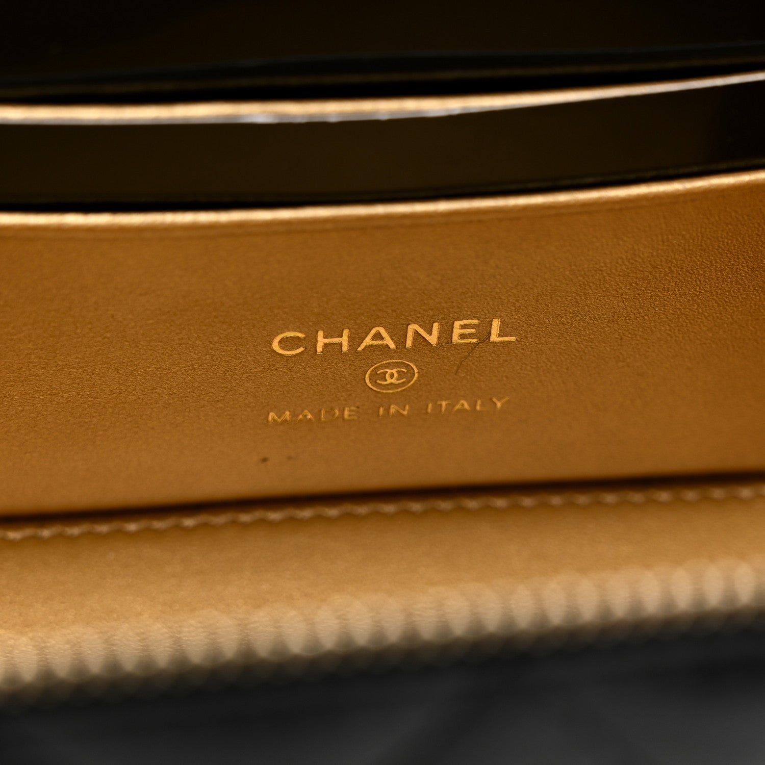 Chanel Lambskin Quilted Pearl Crush Small Vanity Case With Chain Black