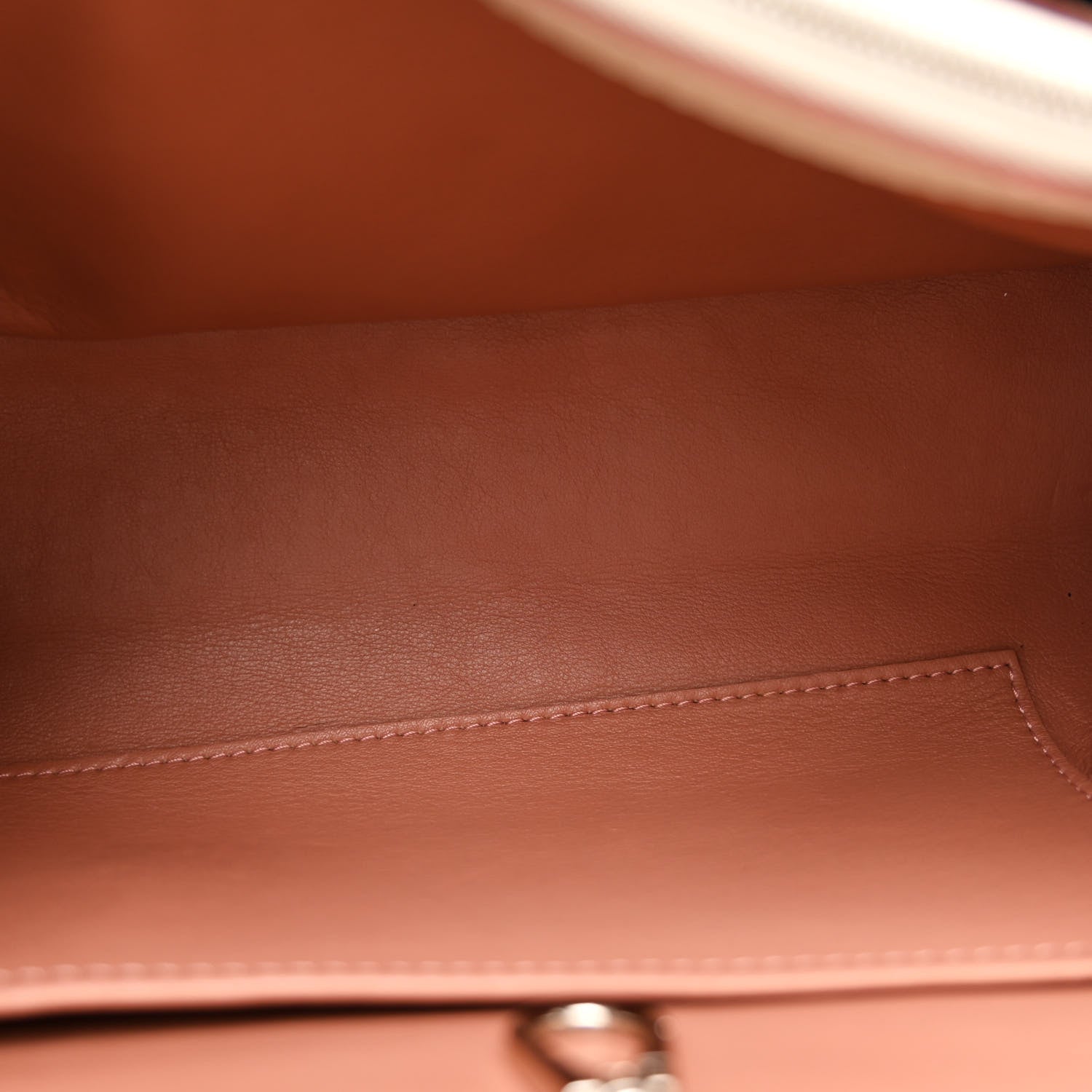 Louis Vuitton Taurillon Capucines MM Blanc Casse