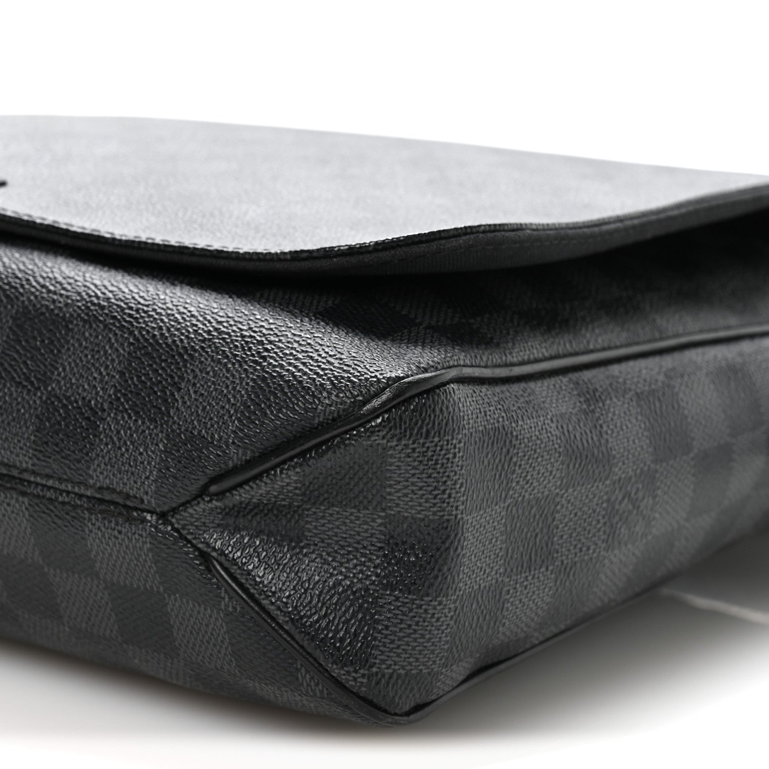 Louis Vuitton Damier Graphite District MM