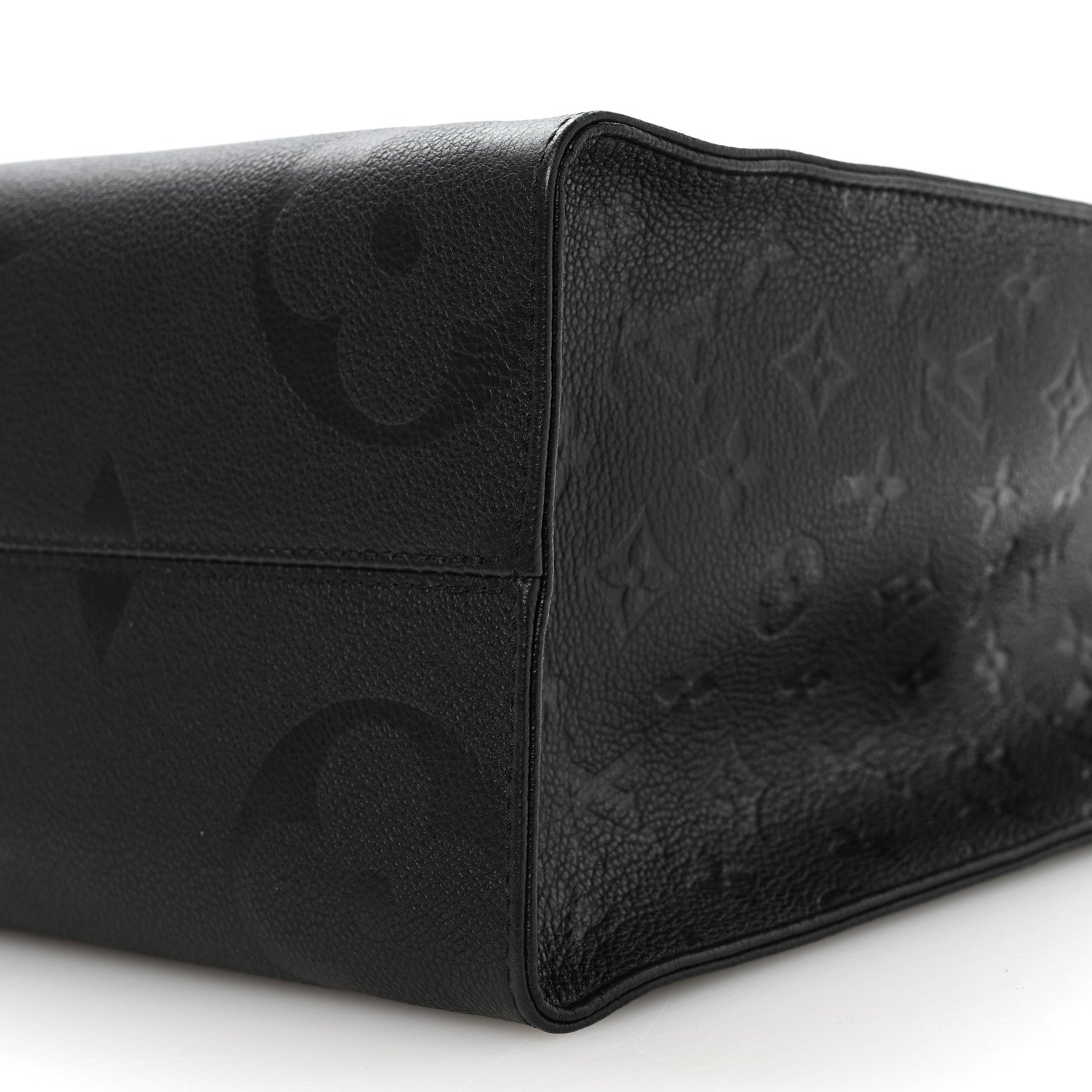Louis Vuitton Empreinte Monogram Giant Onthego MM Black