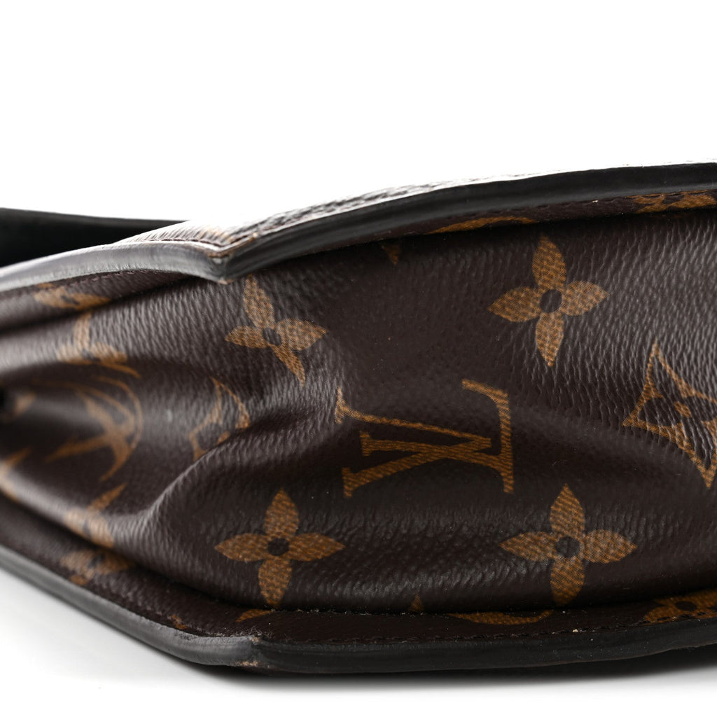 Louis Vuitton Reverse Monogram Tilsitt