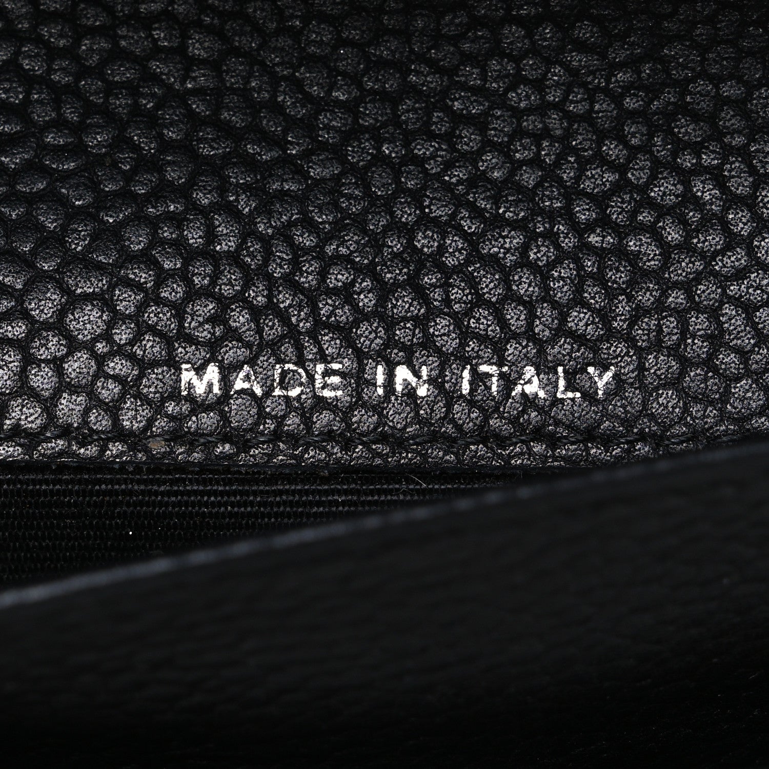 Caviar Timeless CC Yen Wallet Black