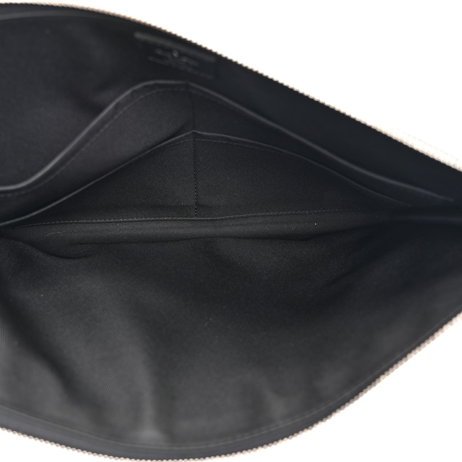 Louis Vuitton Taiga Pochette 24 Heures Black