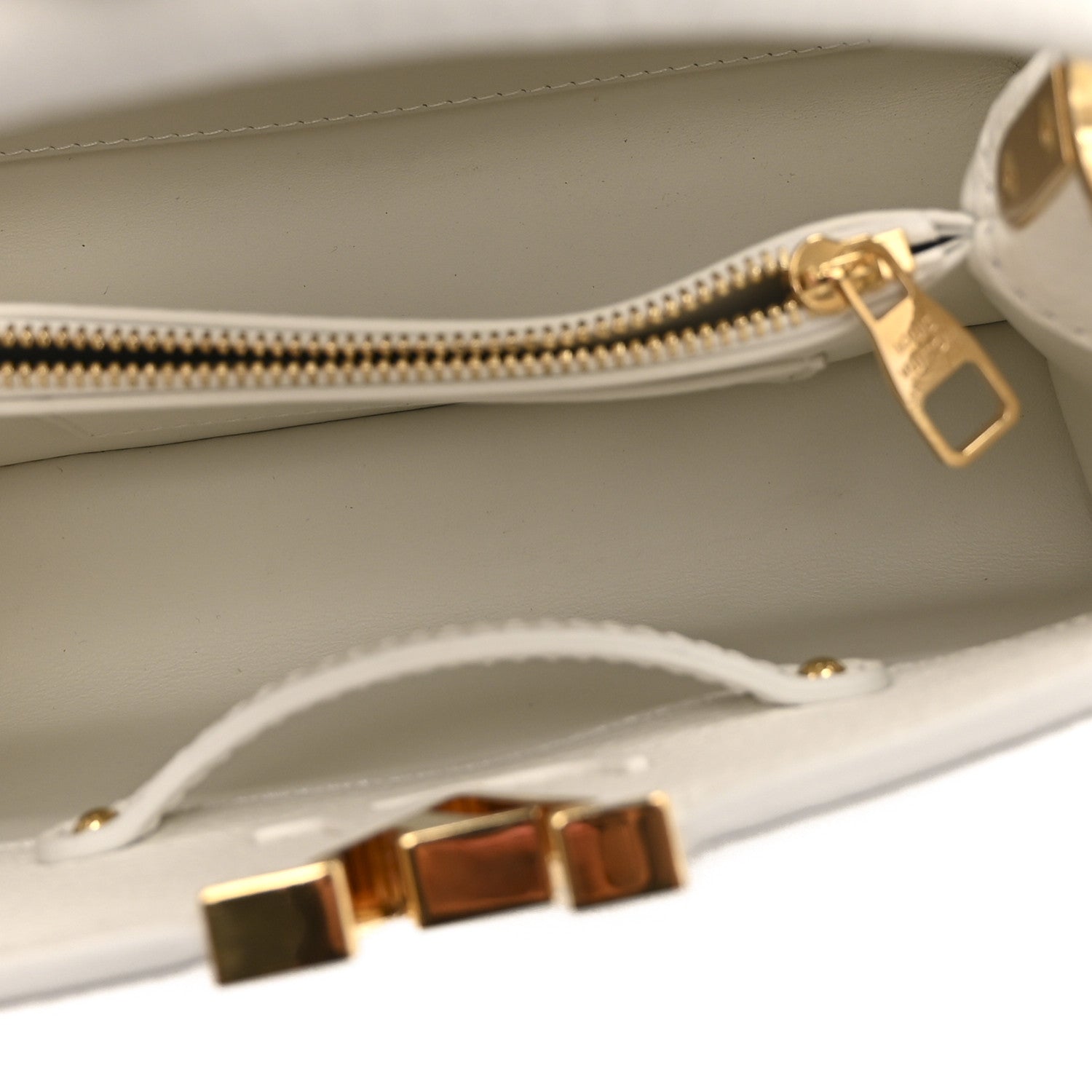 Louis Vuitton Taurillon Small Chain My Capucines Snow