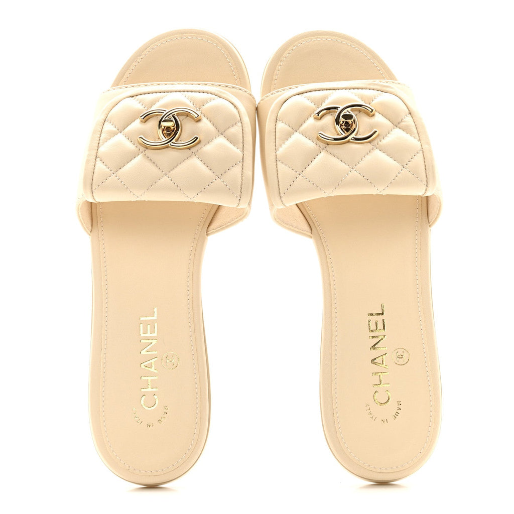 Lambskin Quilted Turnlock Flat Mules 39 Light Beige