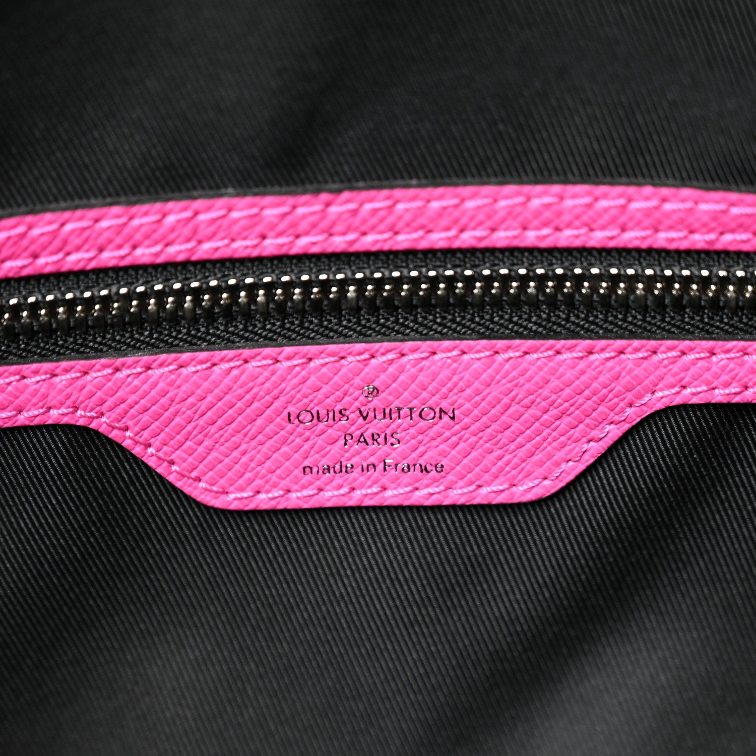 Louis Vuitton Taigarama Keepall Bandouliere 50 Fuchsia