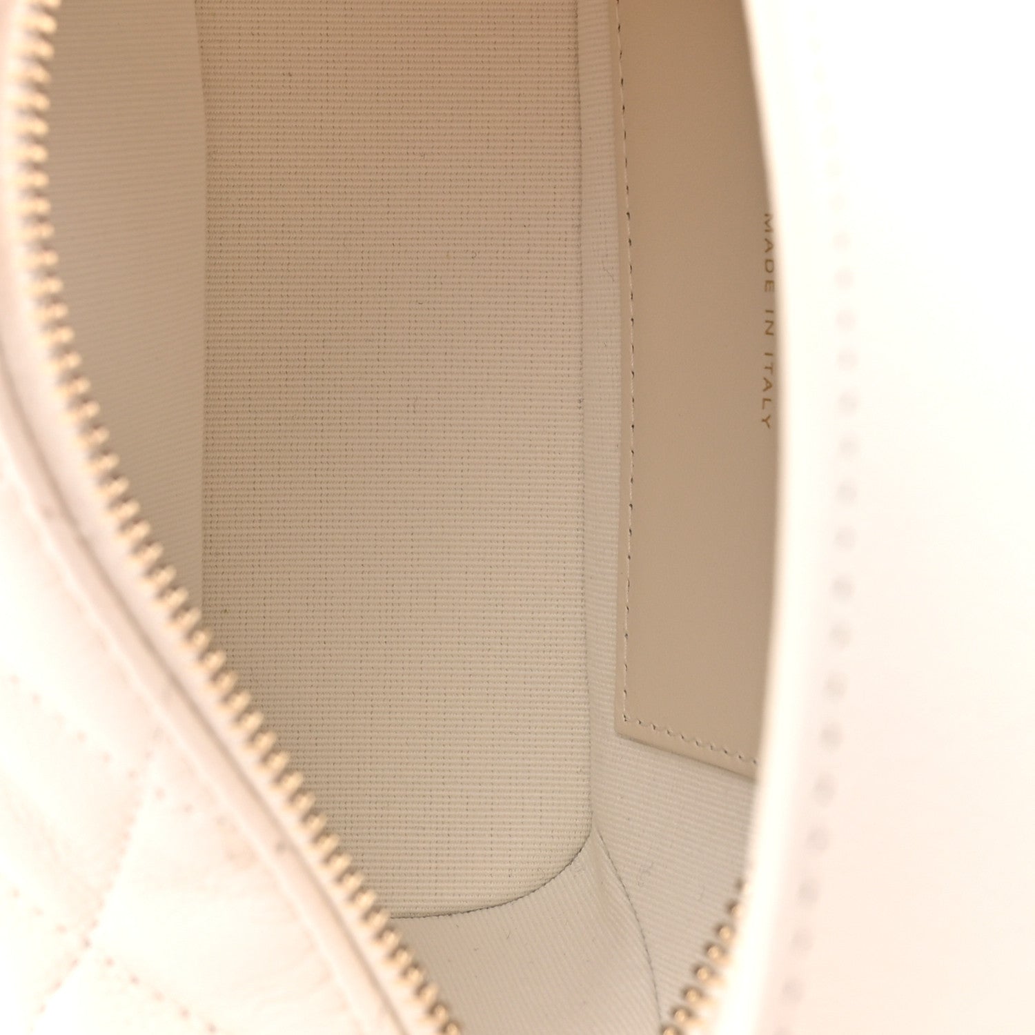 Chanel Caviar Quilted Hobo Clutch With Chain White