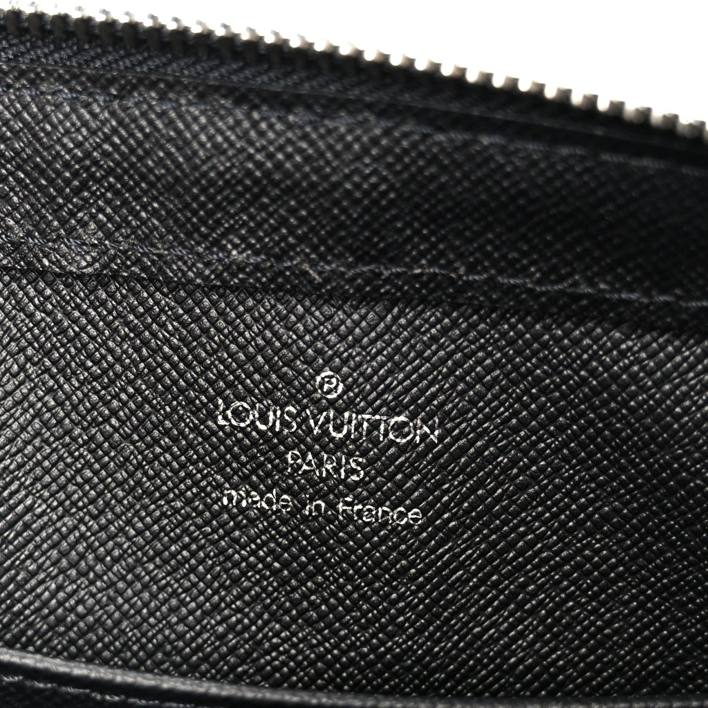 Louis Vuitton Taiga Baikal Pochette Ardoise