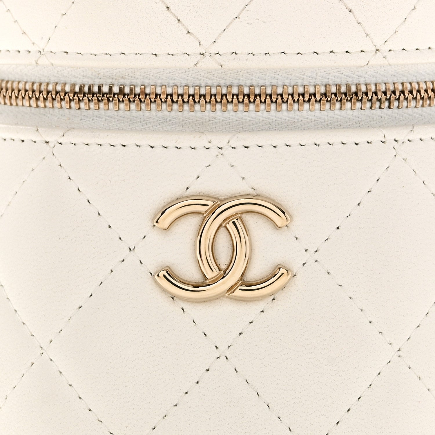 Chanel Lambskin Quilted Ruched Handle Vanity Case White