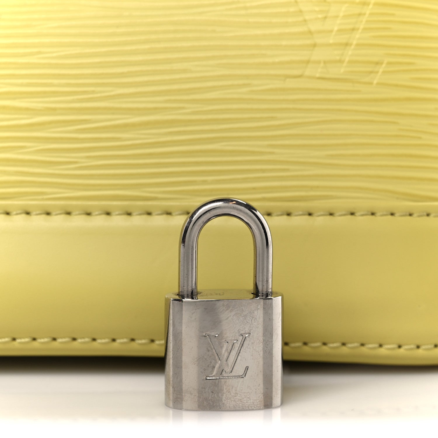 Louis Vuitton Epi Alma PM Pistache