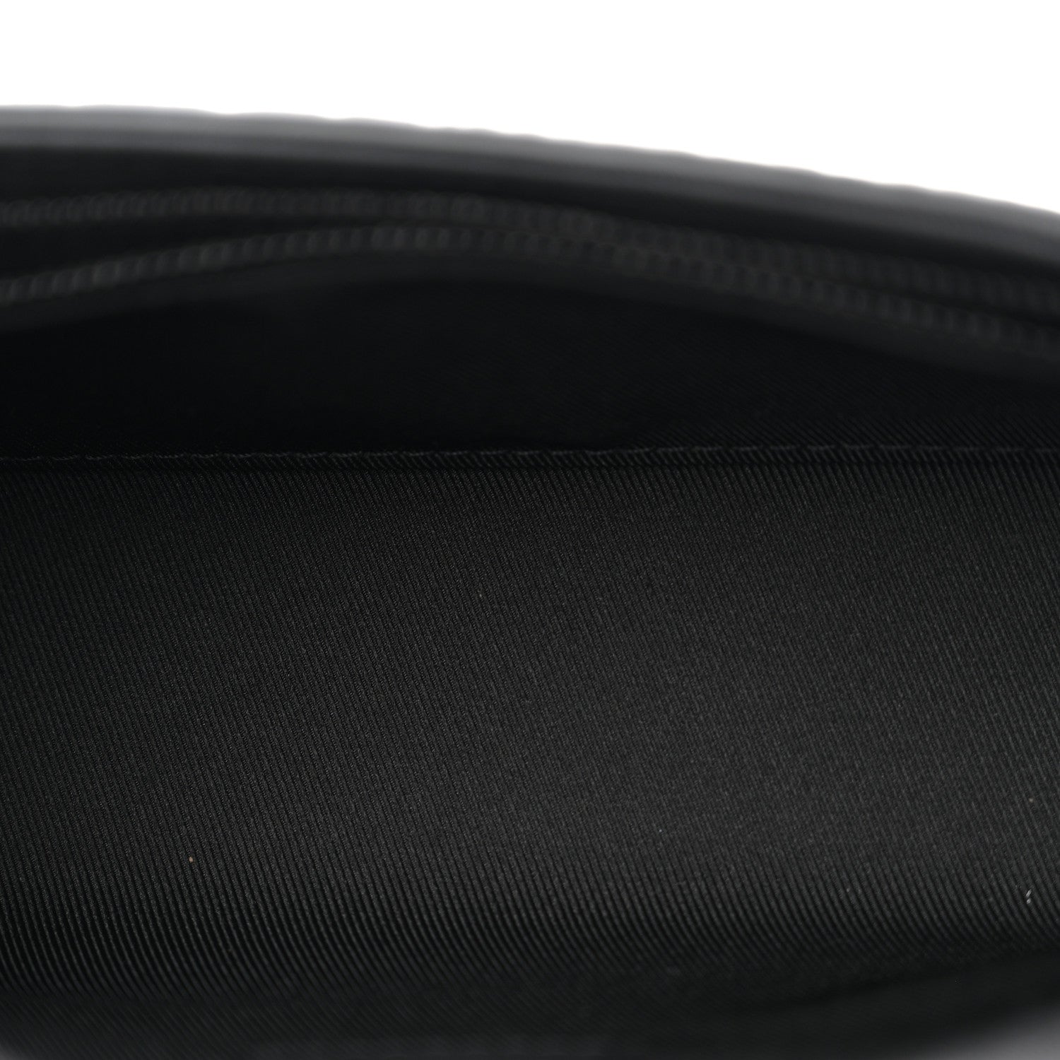 Louis Vuitton Taurillon Monogram Steamer Wearable Wallet Black