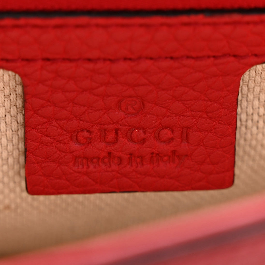 Gucci Pebbled Calfskin Medium Soho Flap Crossbody Tabasco Red