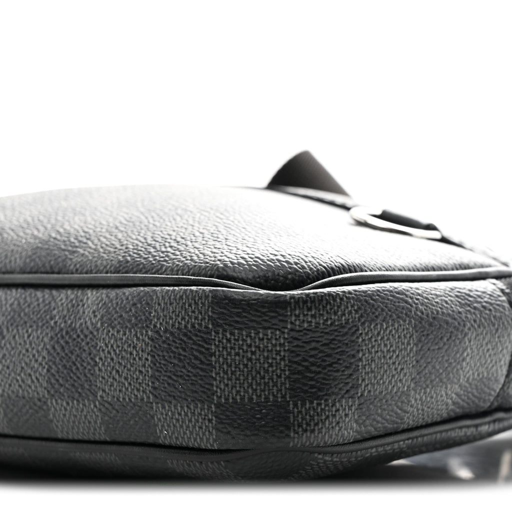 Louis Vuitton Damier Graphite Scott Messenger