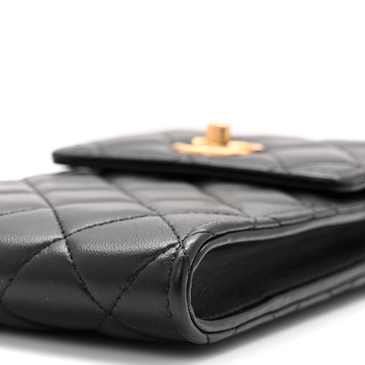 Lambskin Quilted Pearl Crush Phone Holder With Chain Black