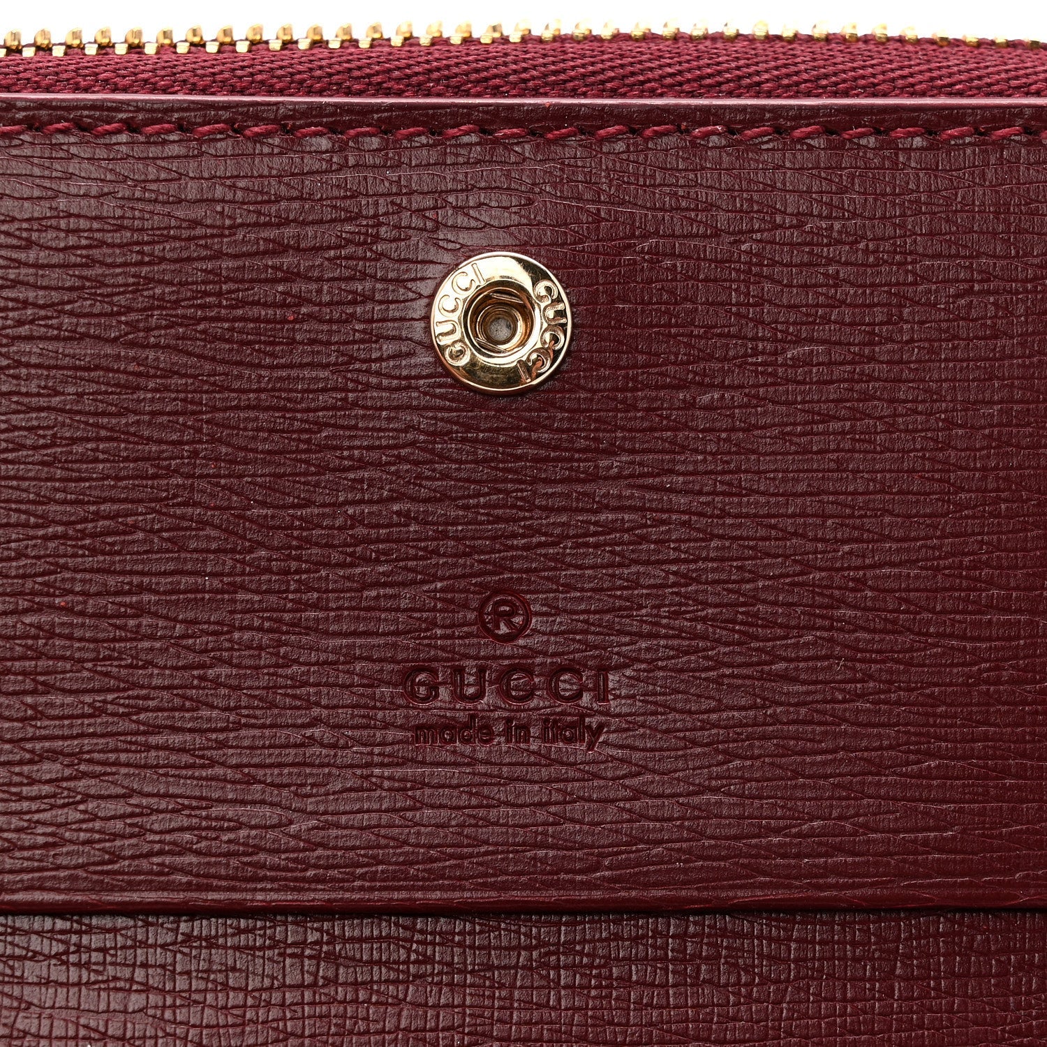 Gucci Textured Calfskin Script Logo Mini Wallet Rosso Ancora