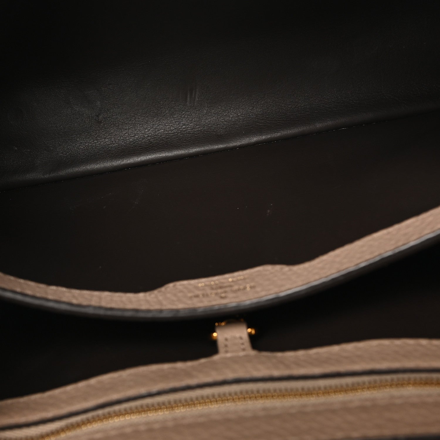 Louis Vuitton Taurillon Capucines PM Galet