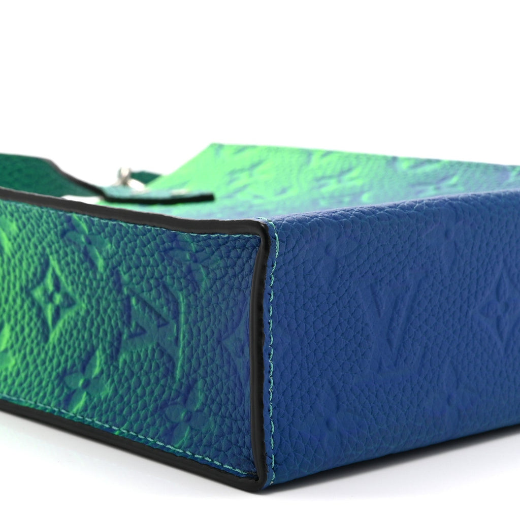 Louis Vuitton Taurillon Illusion Sac Plat XS Bleu Vert