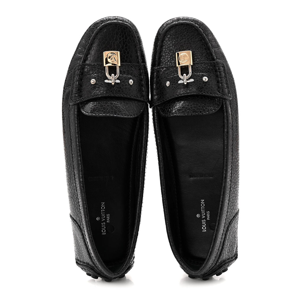 Louis Vuitton Grained Calfskin Close Up Flat Loafer 37 Black