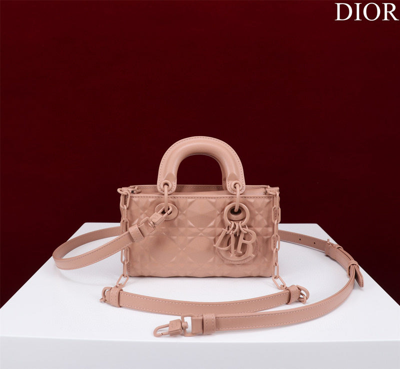 Dior Bags - 657