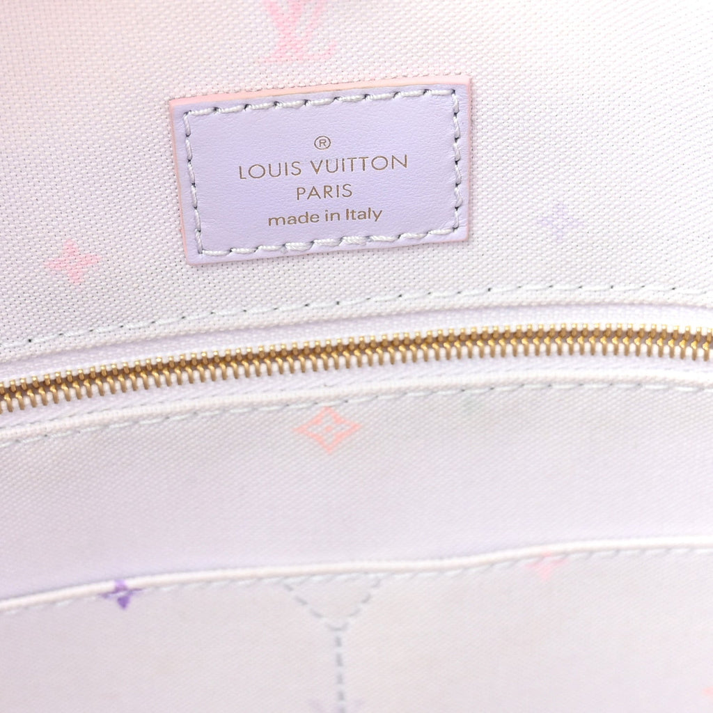 Louis Vuitton Monogram Giant Spring In The City Onthego GM Sunrise Pastel