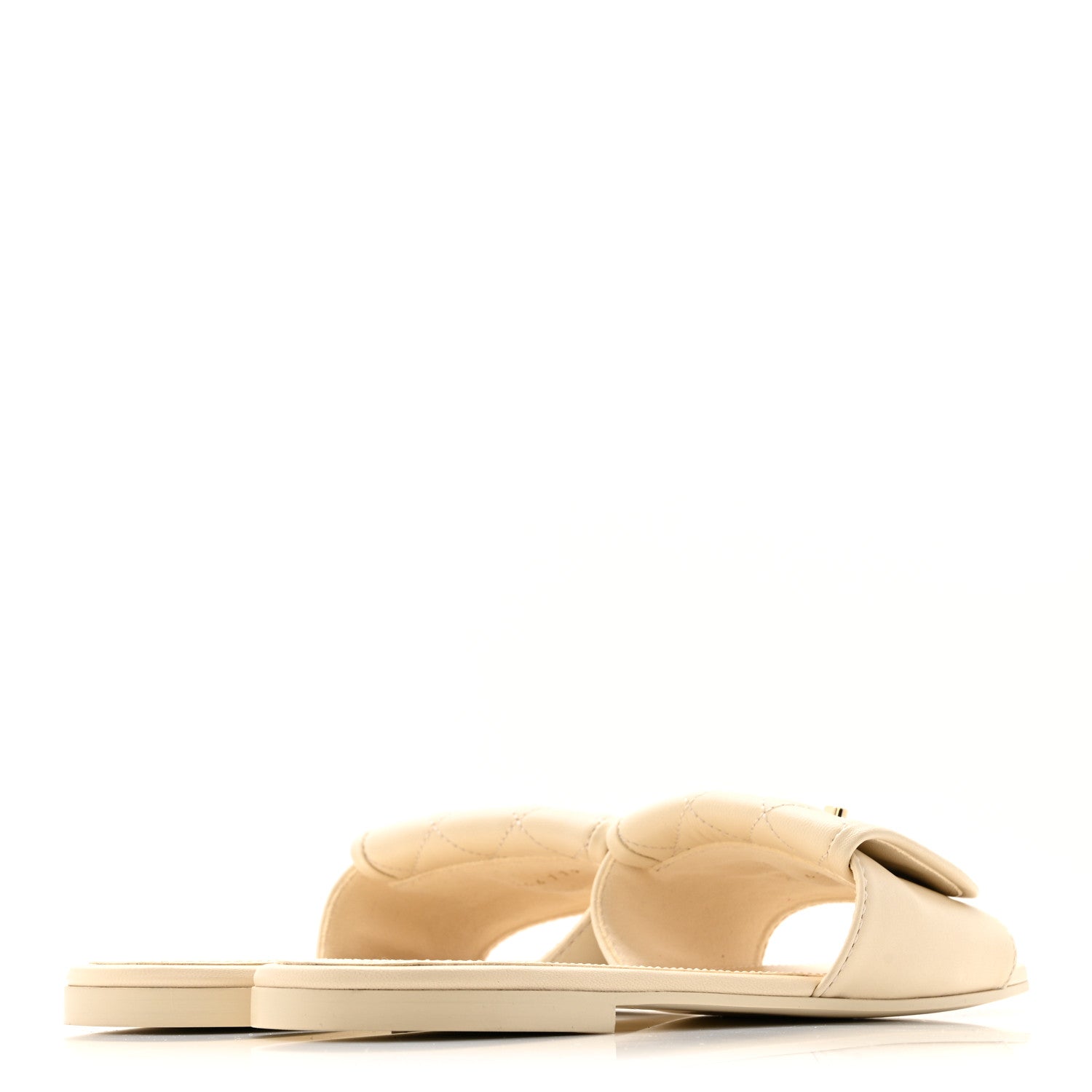 Lambskin Quilted Turnlock Flat Mules 39 Light Beige