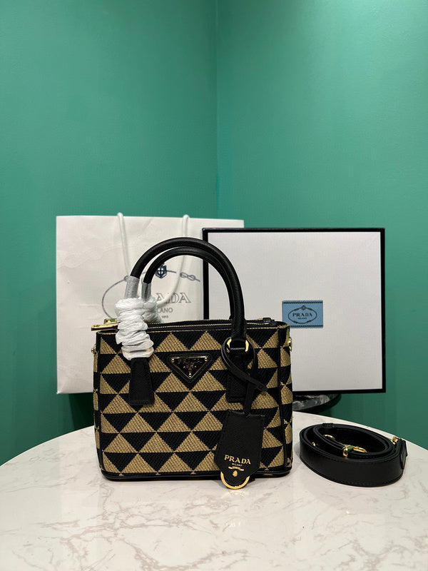 Prada Bags - 3786