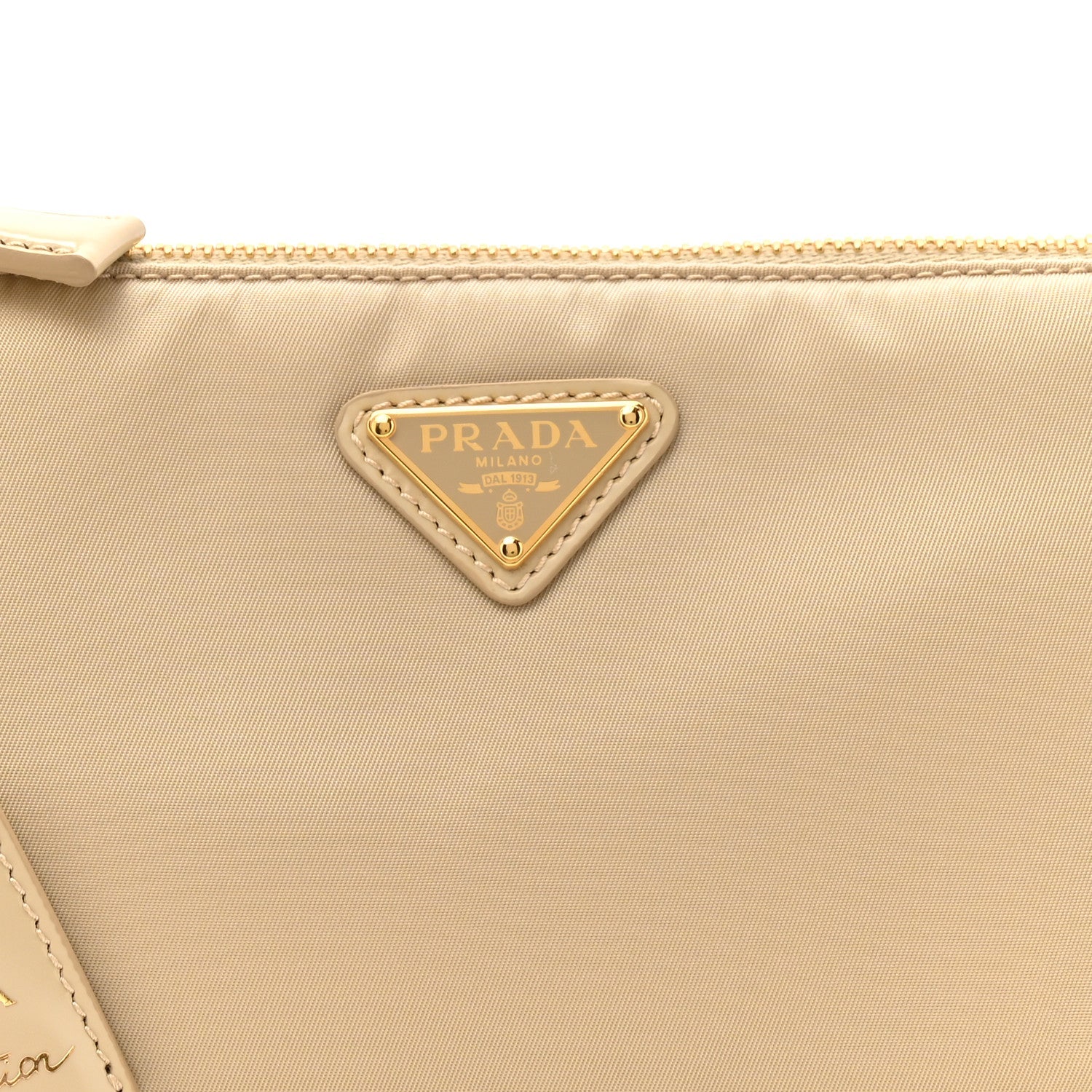 Prada Re-Nylon Spazzolato Re-Edition 2002 Shoulder Bag Deserto