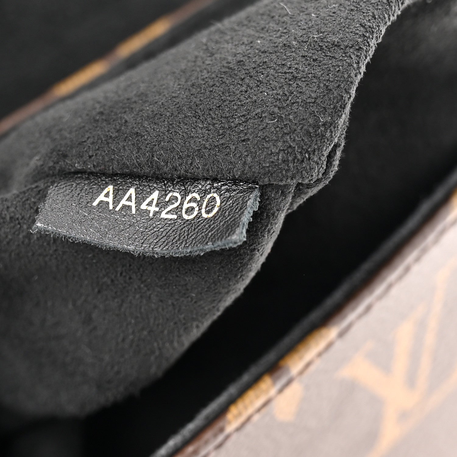 Louis Vuitton Monogram Locky BB Black
