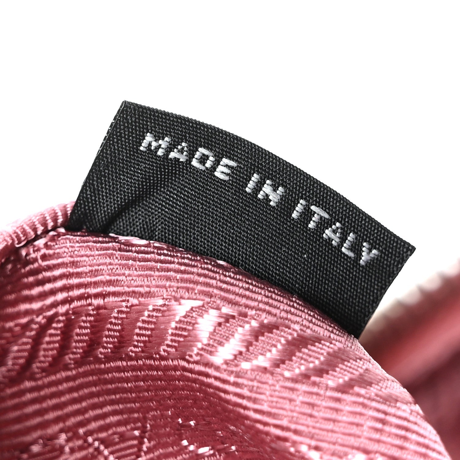 Prada Nylon Re-Edition 2005 Shoulder Bag Rosa
